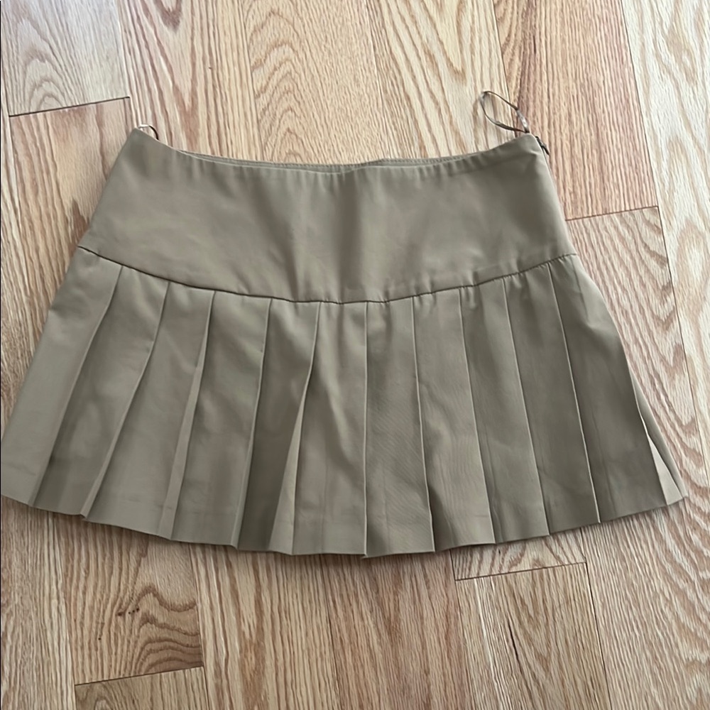 Zara small Tan Pleated Mini Skort.